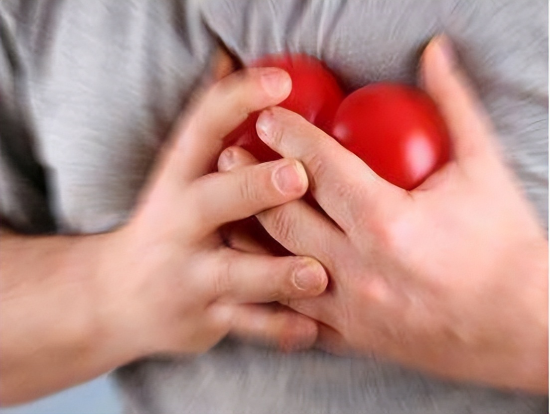 女性老是感觉心慌怎么回事,女子心悸一直联系不上