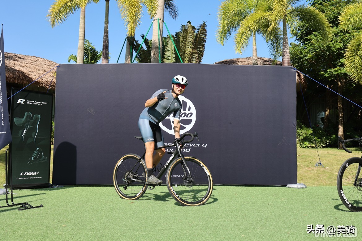 java全碳纤维油压碟刹改装,公路车碟刹电子变速套件推荐