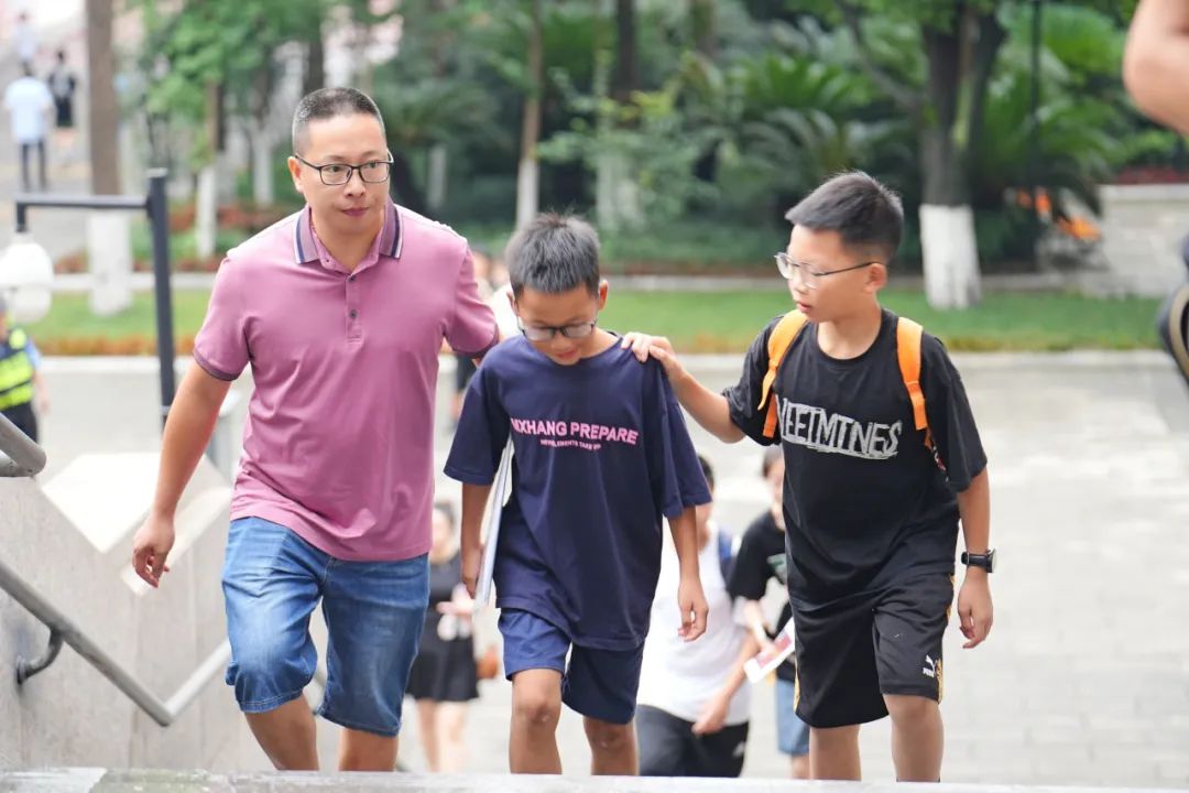 一颗新星落在你我眼眸！双流中学初2023级新生报到纪实