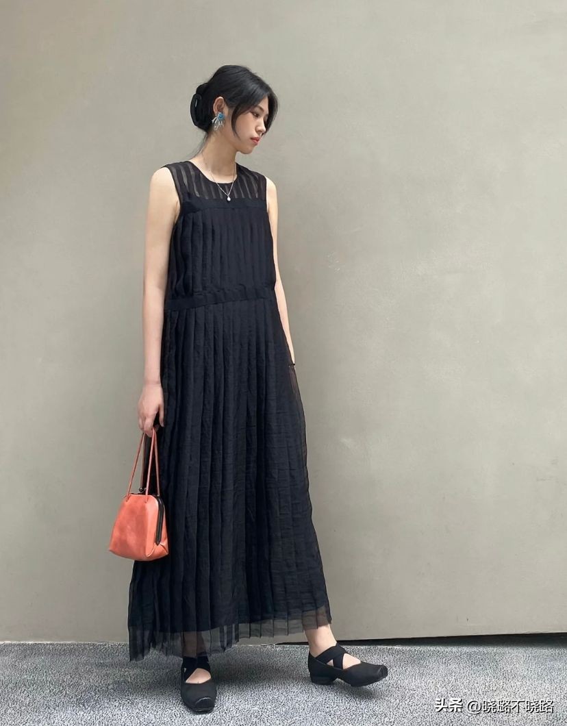 今年夏季流行的高帮休闲镂空鞋,2021早秋款时尚潮流百搭休闲鞋