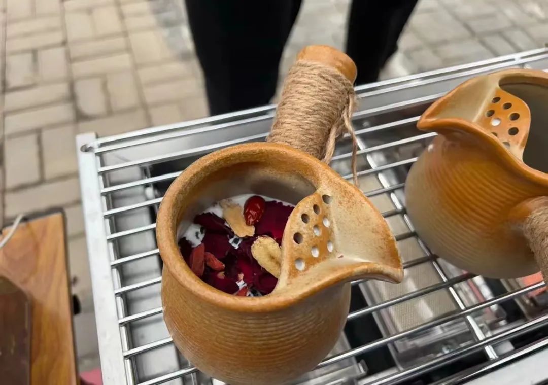 摆摊卖小吃年入百万,摆摊卖奶茶简单容易上手的