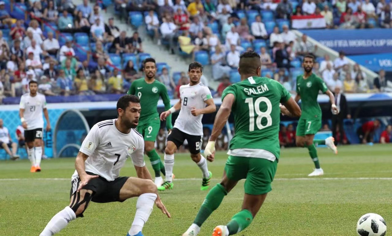 足球界再次见证梅西历史时刻,祝贺梅西第7次获得世界足球先生