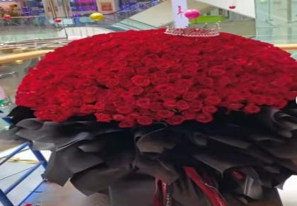 情人节浪漫鲜花布置房间,情人节鲜花布置场景创意超市