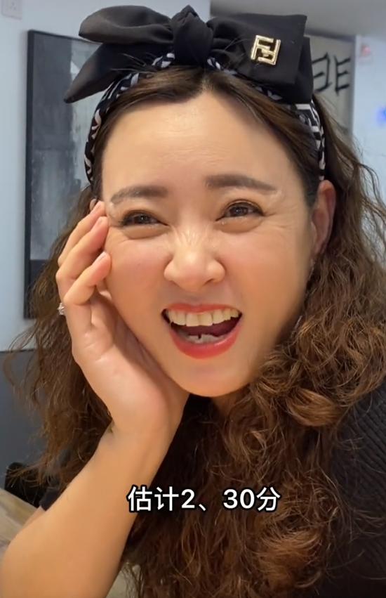 李勒优第一次见她妈妈在机场视频,优优李勒优现状