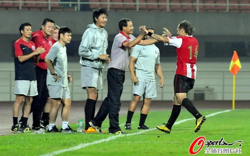 足球任意球全纪录,成都足球回放