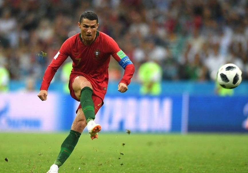 阿根廷vs伊朗梅西绝杀,最后一次世界杯c罗和梅西谁赢了