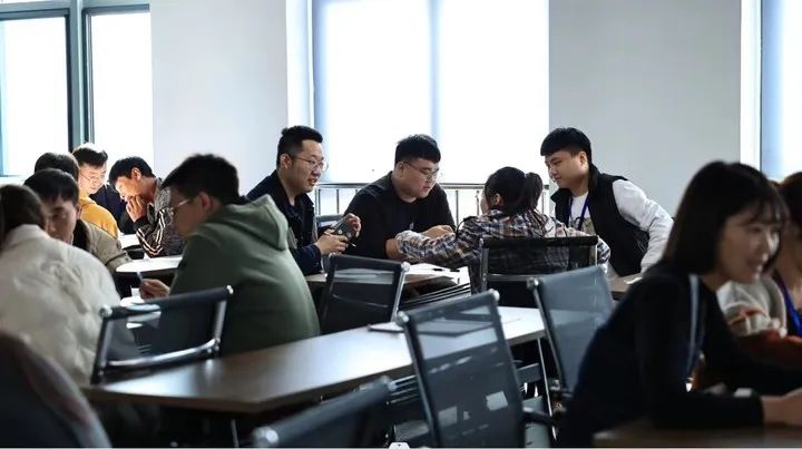 大学生+重点群体：“武清这孵化基地，我们喜欢！”