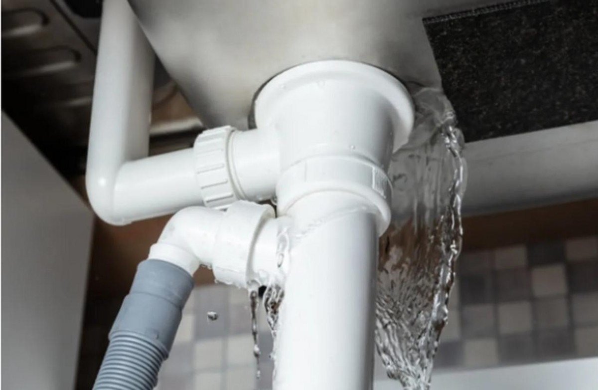 加装电梯发生的事,加装电梯就是一场闹剧