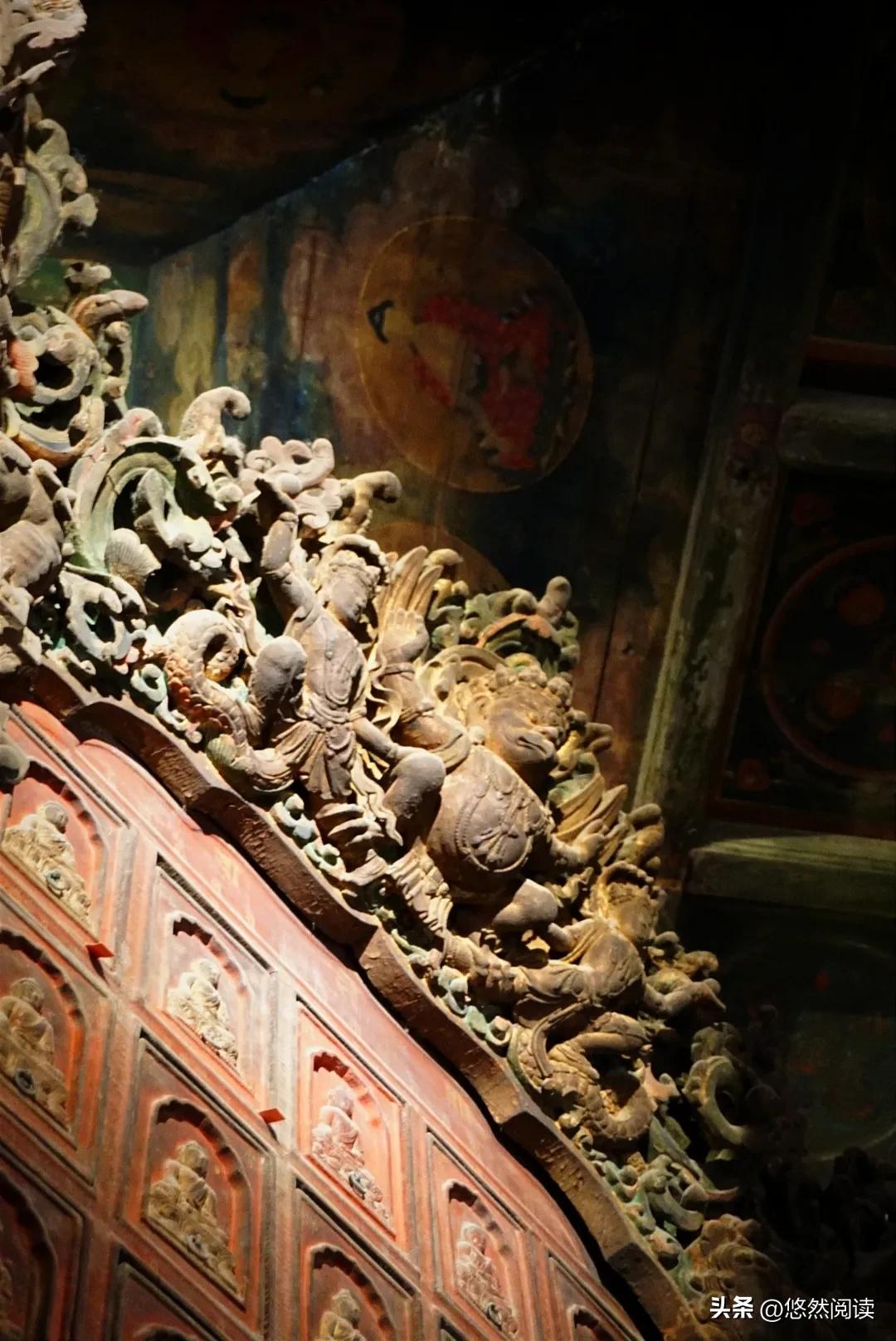 北京文博交流馆（智化寺）内的两个藏经橱