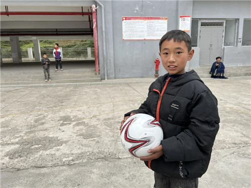 为中国足球梦想助力,为农村孩子筑梦爱心公益活动