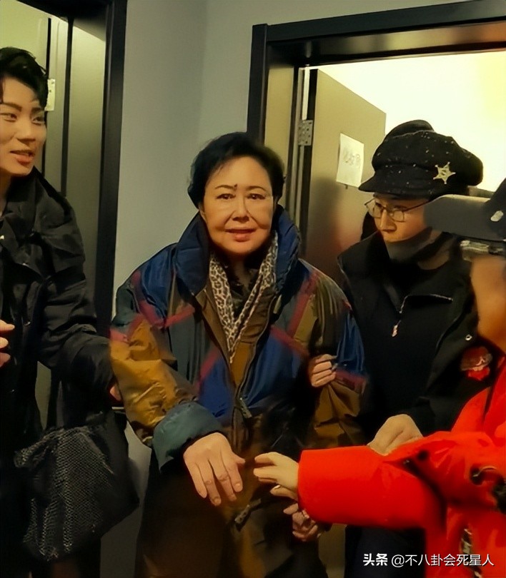 年过三十的女明星今昔对比图,今昔对比70后女星