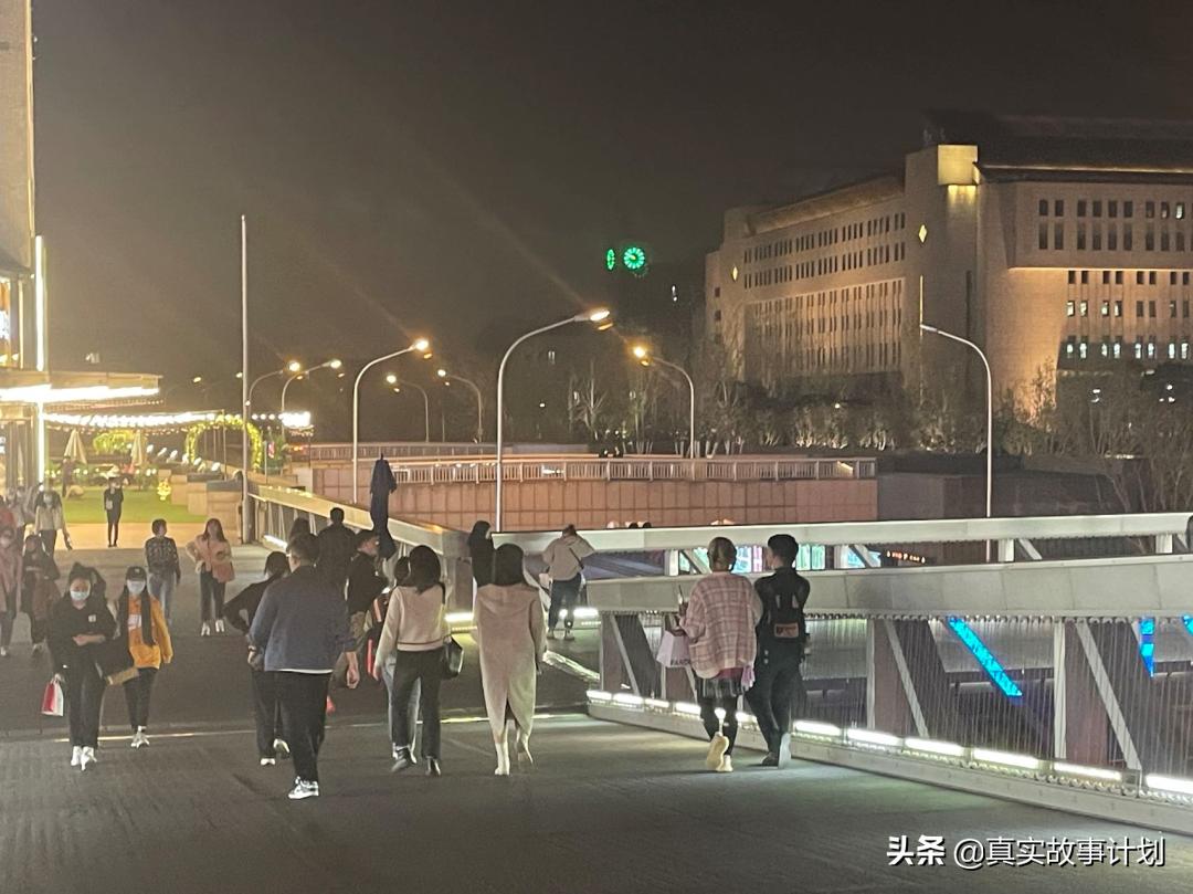 单曲循环的故事都藏在心里,单曲循环里都是故事