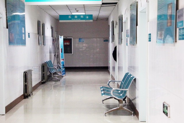 02年重庆夫妇遭投毒亡，村民白酒泡尸等待破案，家属追凶20年未果