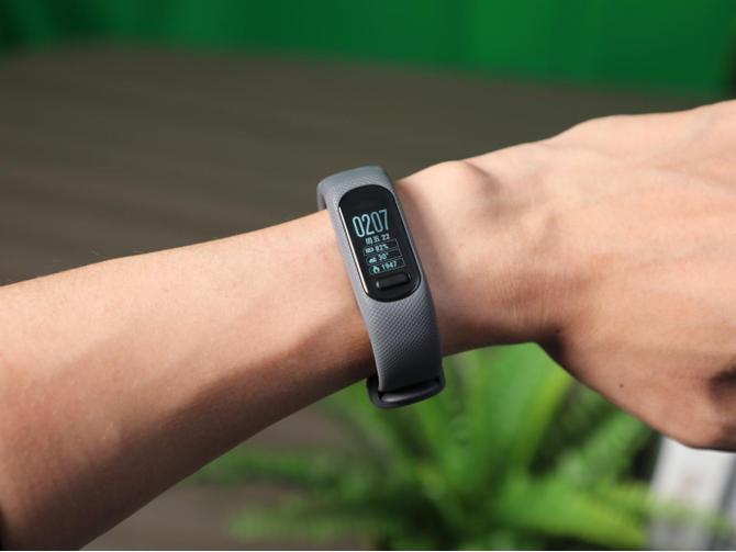 garminvivosmart4杩愬姩鎵嬬幆璇勬祴,garminsmart5瀵规瘮灏忕背鎵嬬幆