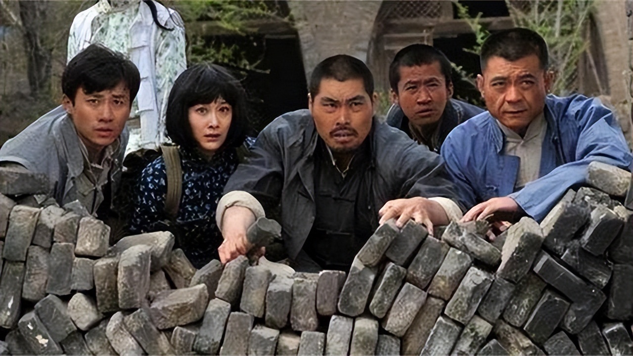 鬼子军官只用王八盒子？当然不是，其实枪套里另有乾坤