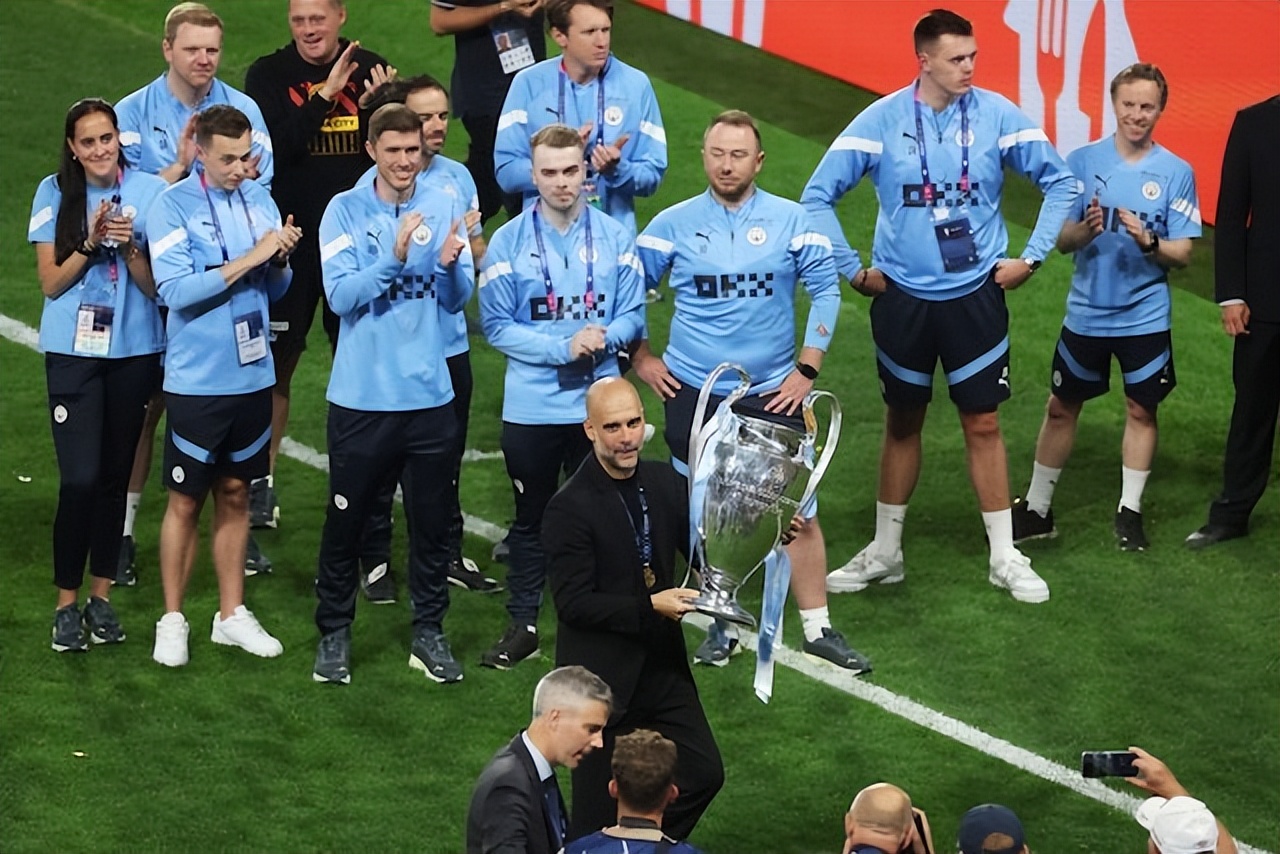 曼城勇夺三冠王,曼城曼联实现三冠王