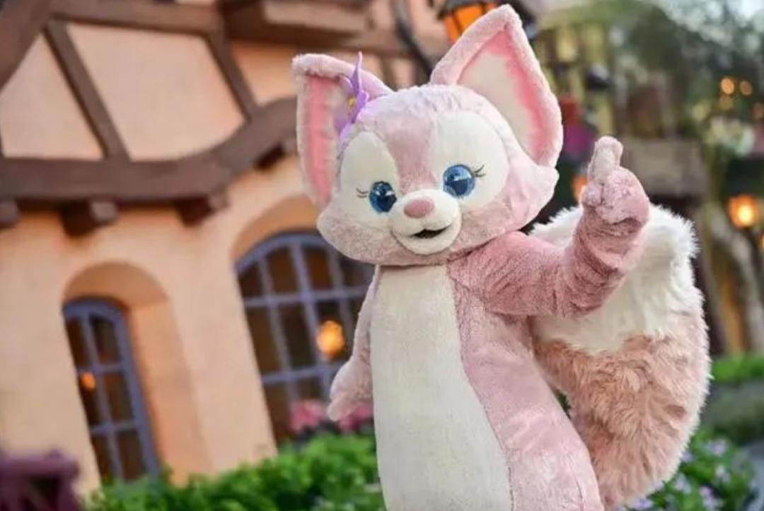 威震天与玲娜贝儿隔空对决,玲娜贝儿被打