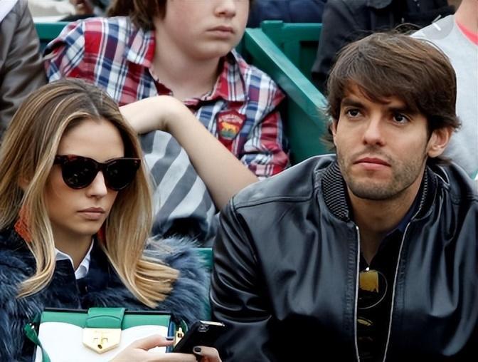 卡卡和梅西的关系,卡卡和前妻谈恋爱视频