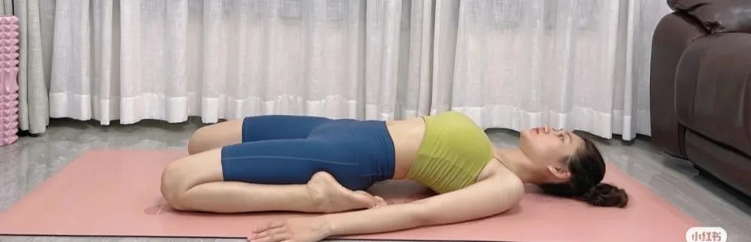 站立瘦腿动作矫正腿型,运动后拉伸腿部矫正腿型