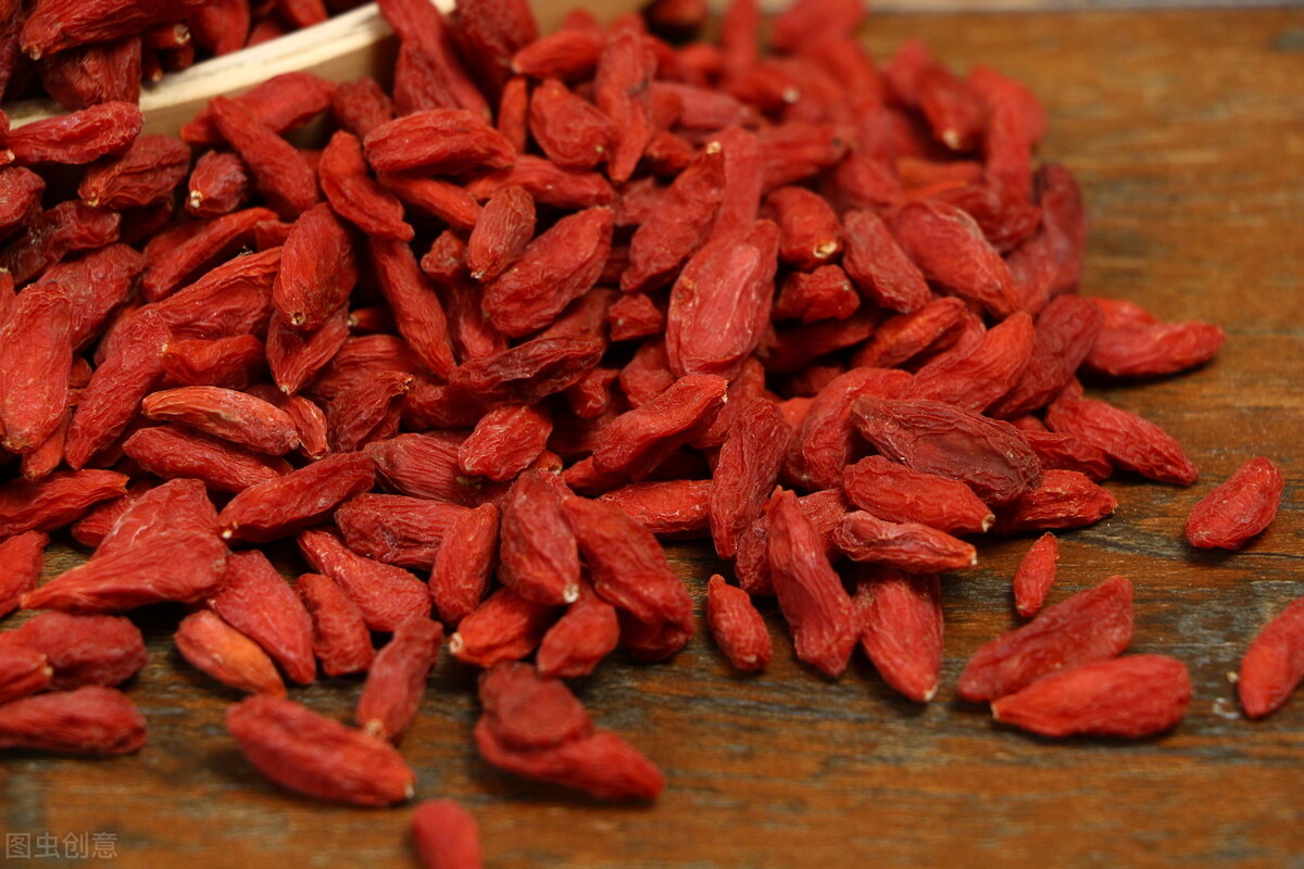 养肝明目养肾的中药泡水喝,益气养血补肾明目的中医药