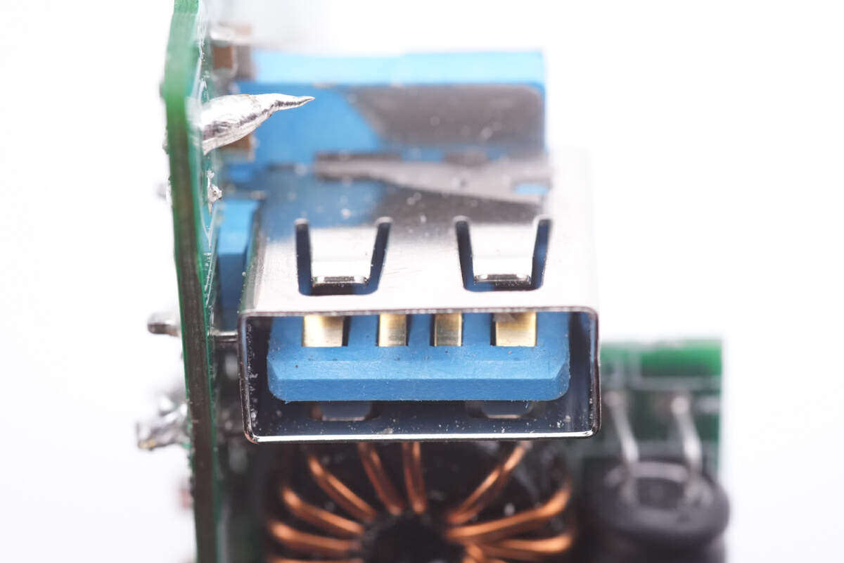 工厂品牌直销，售价489元值不值得买？100W氮化镓充吧拆解