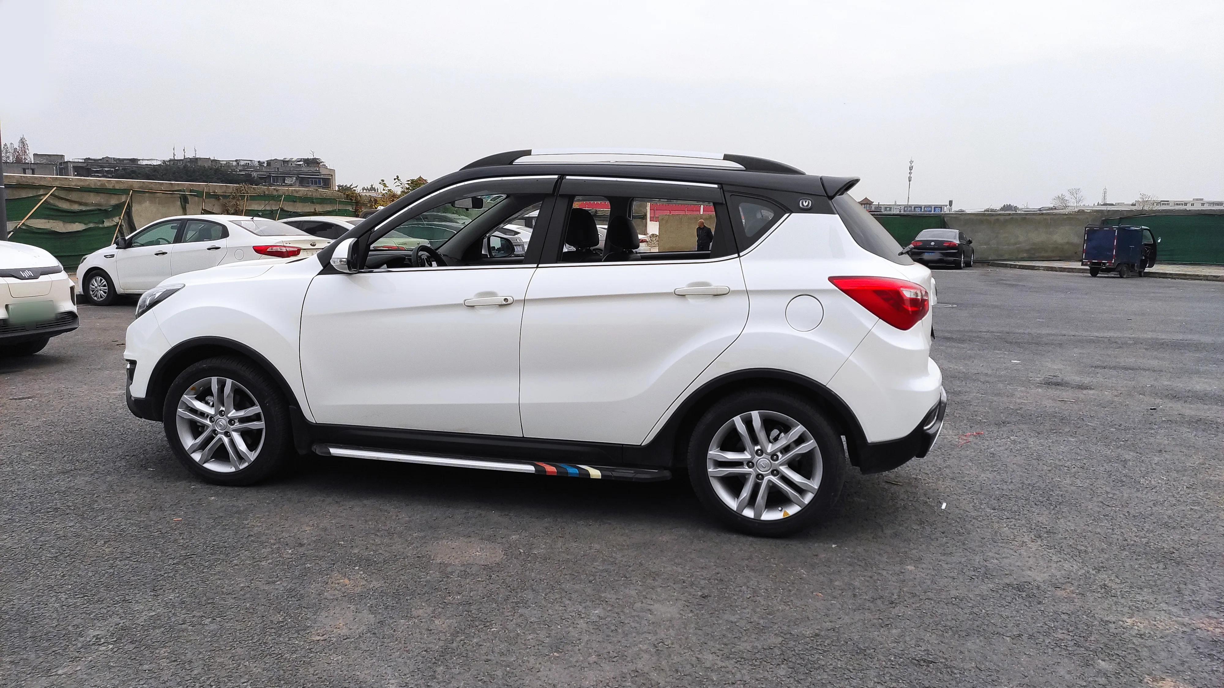 行驶品质堪称标杆长安cs95,长安cs35p驾驶视频