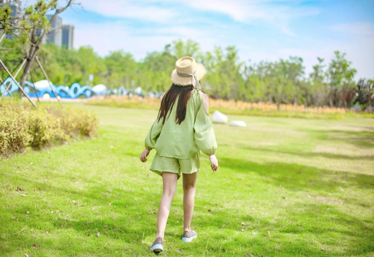 休闲跑步鞋夏季透气,秋季商务透气休闲鞋推荐