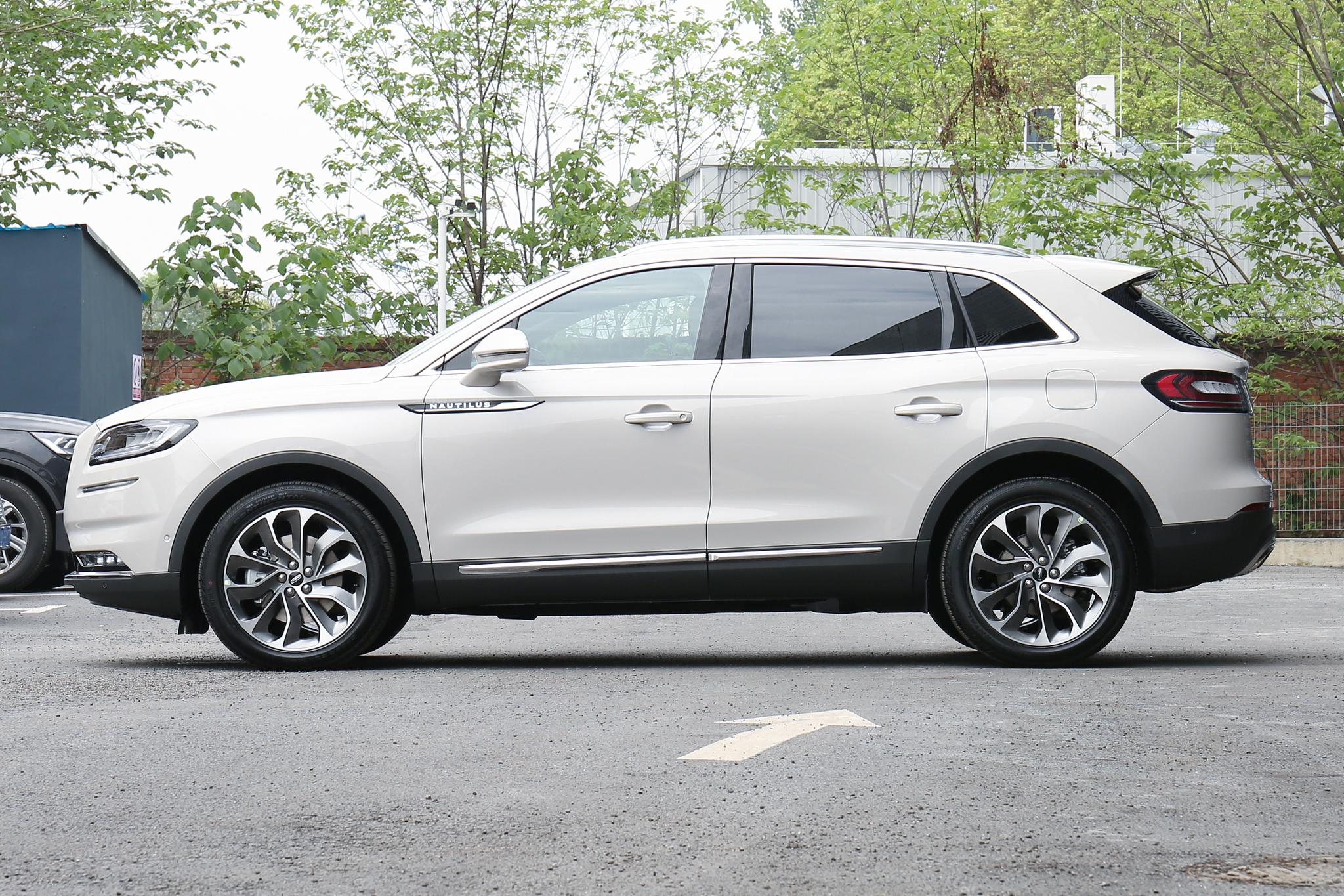 15万2.0t+8at的合资suv,十几万2.0t加9at的合资suv