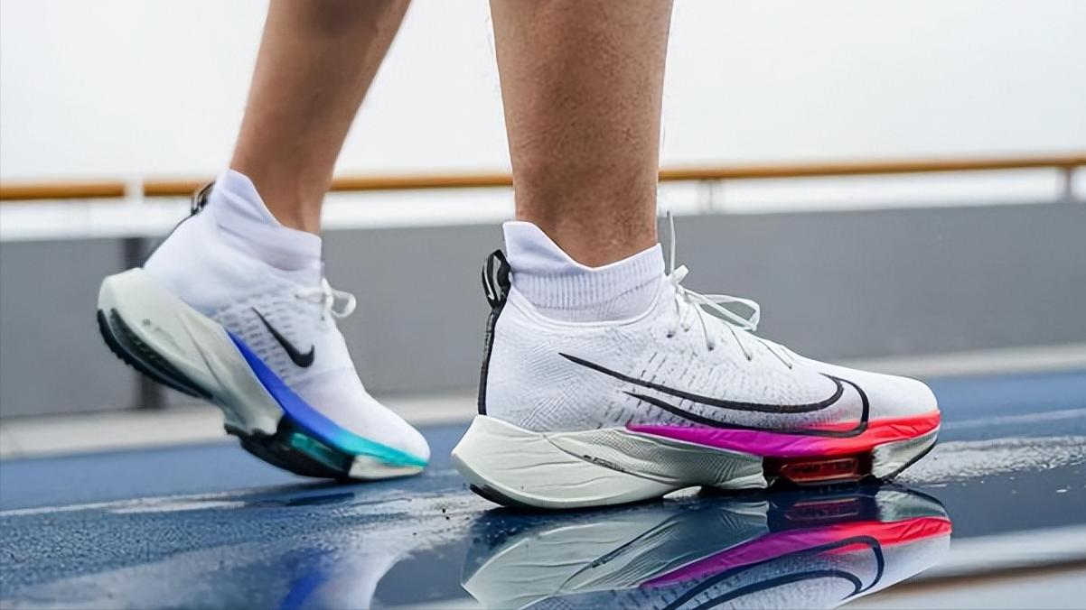 耐克和李宁哪个缓震好,李宁和国产李宁