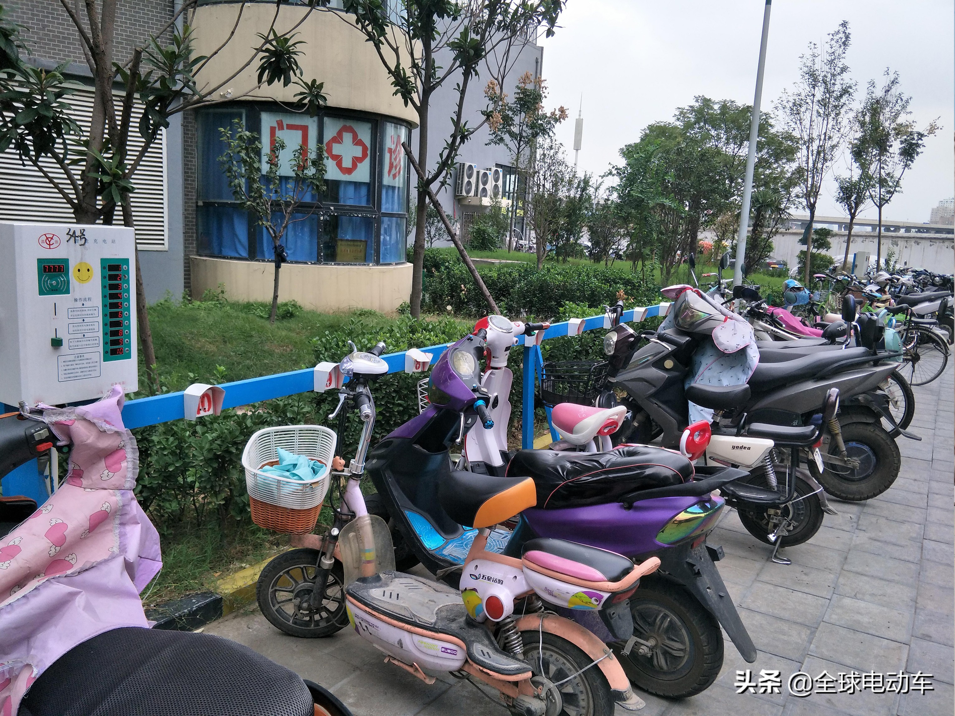 电动车电池为什么会着火,电动车电池着火的原因主要是什么