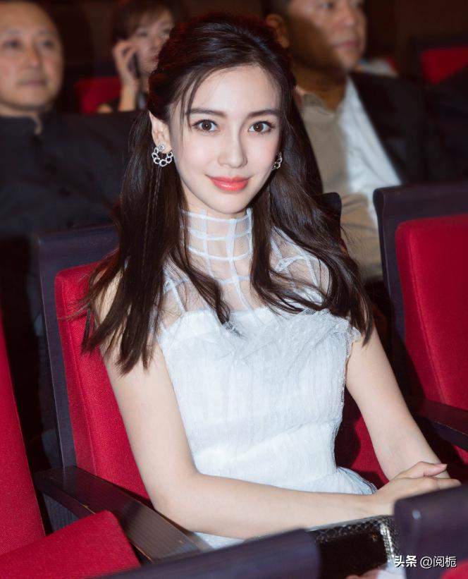 离婚不到一年，吃完黄晓明“红利”的杨颖，又回到了她的“怪圈”