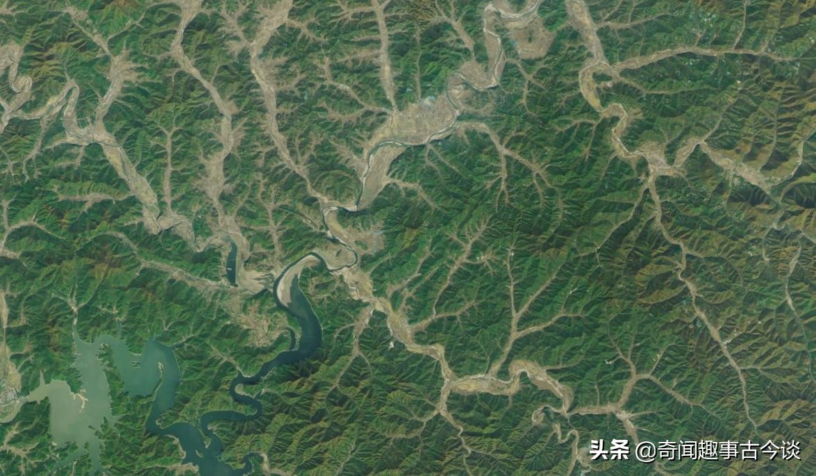 东北老猎人灵异传闻,关于东北深山老林的故事有哪些