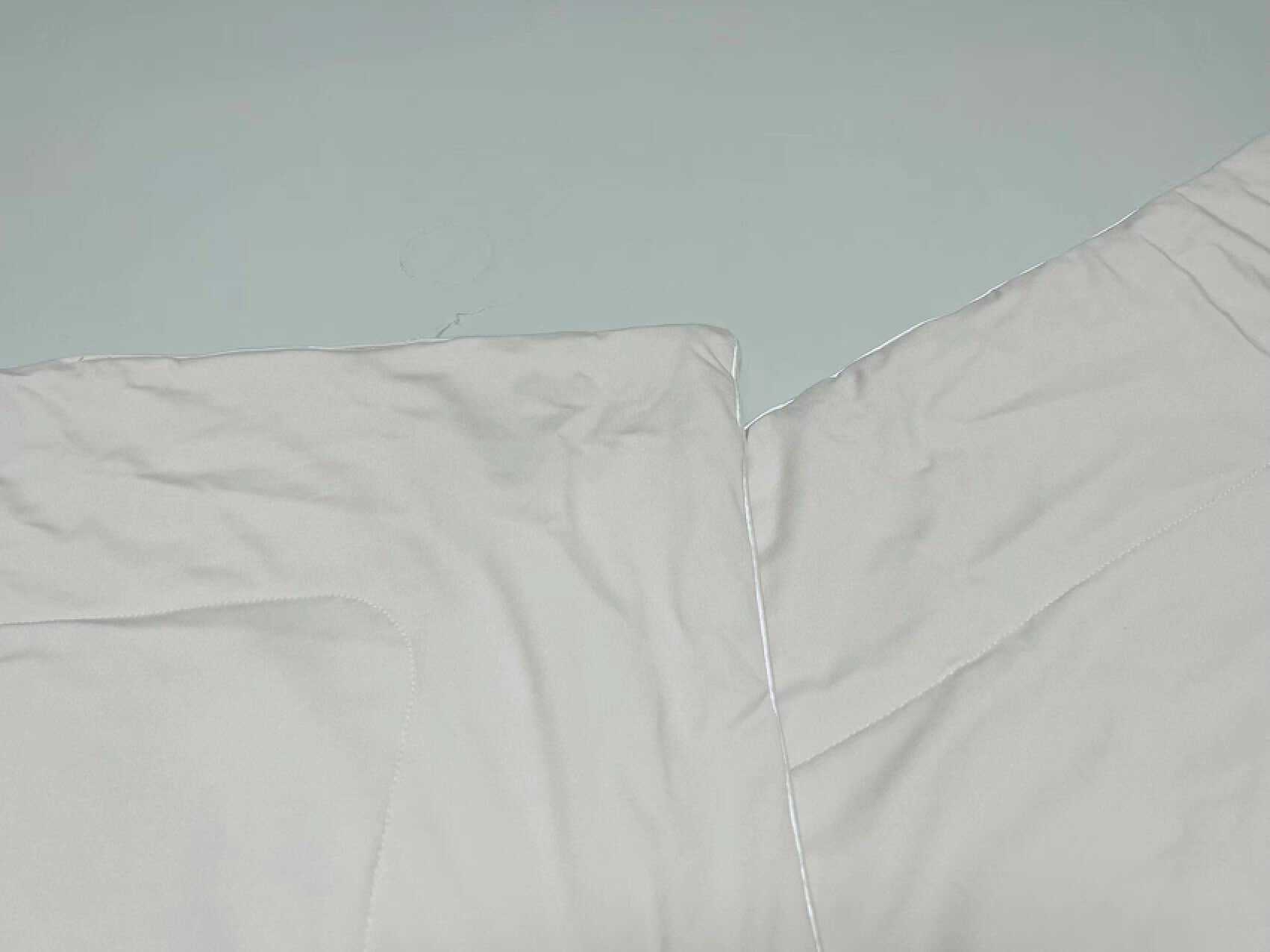 柔软舒适的蚕丝被盖着真的很舒服,适合冬天盖的天然蚕丝被