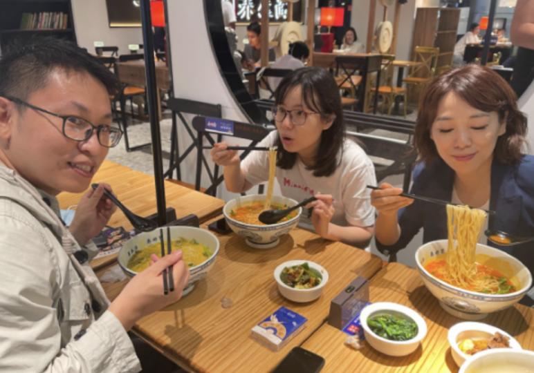 央视劳春燕履历,央视劳春燕和老公