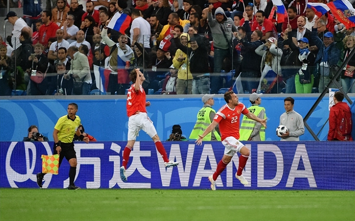 在卡塔尔绿茵场上“刷存在感”的中国企业