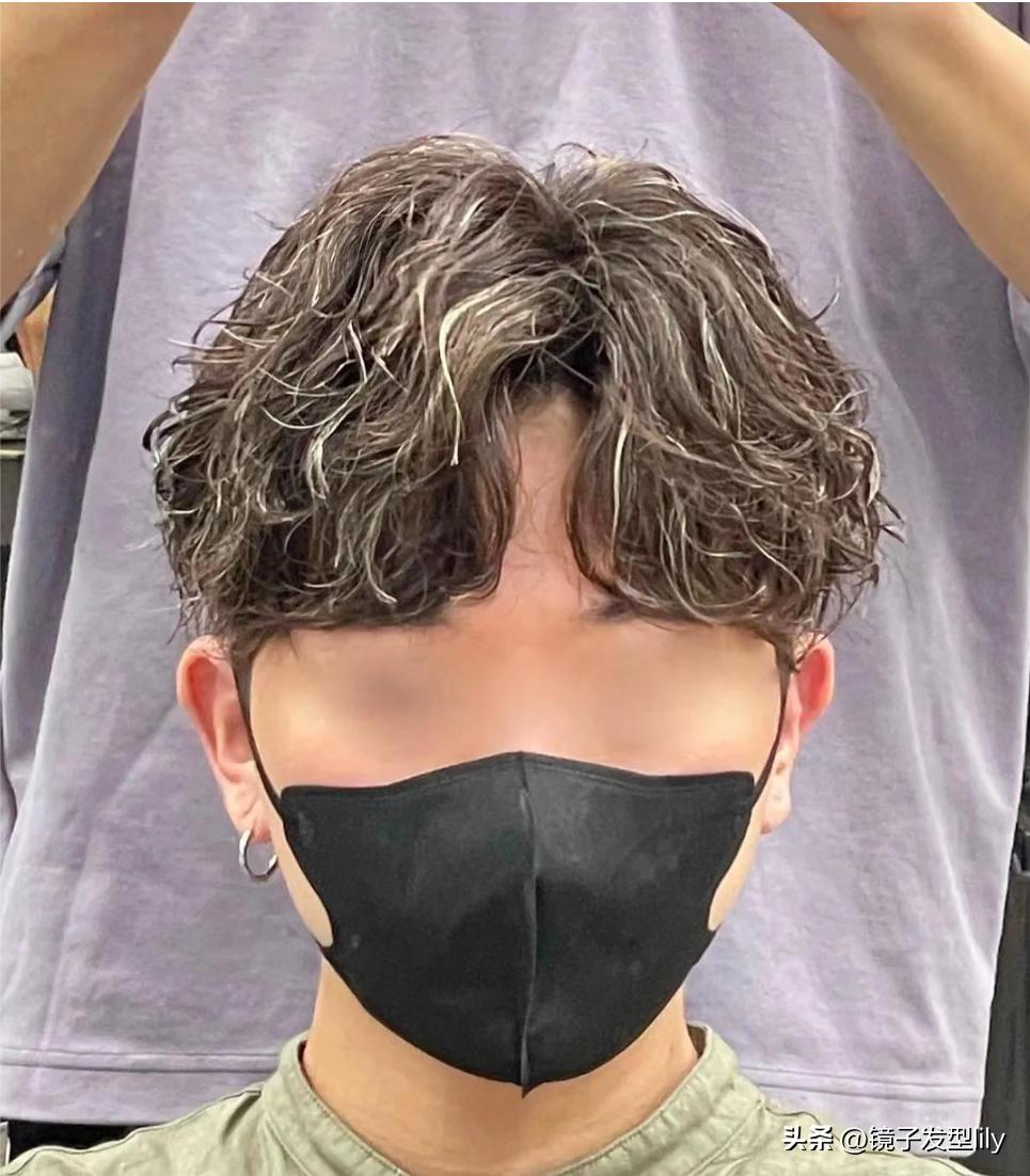 发型男2020流行发型飞机头烫发,男款发型2020流行发型烫发