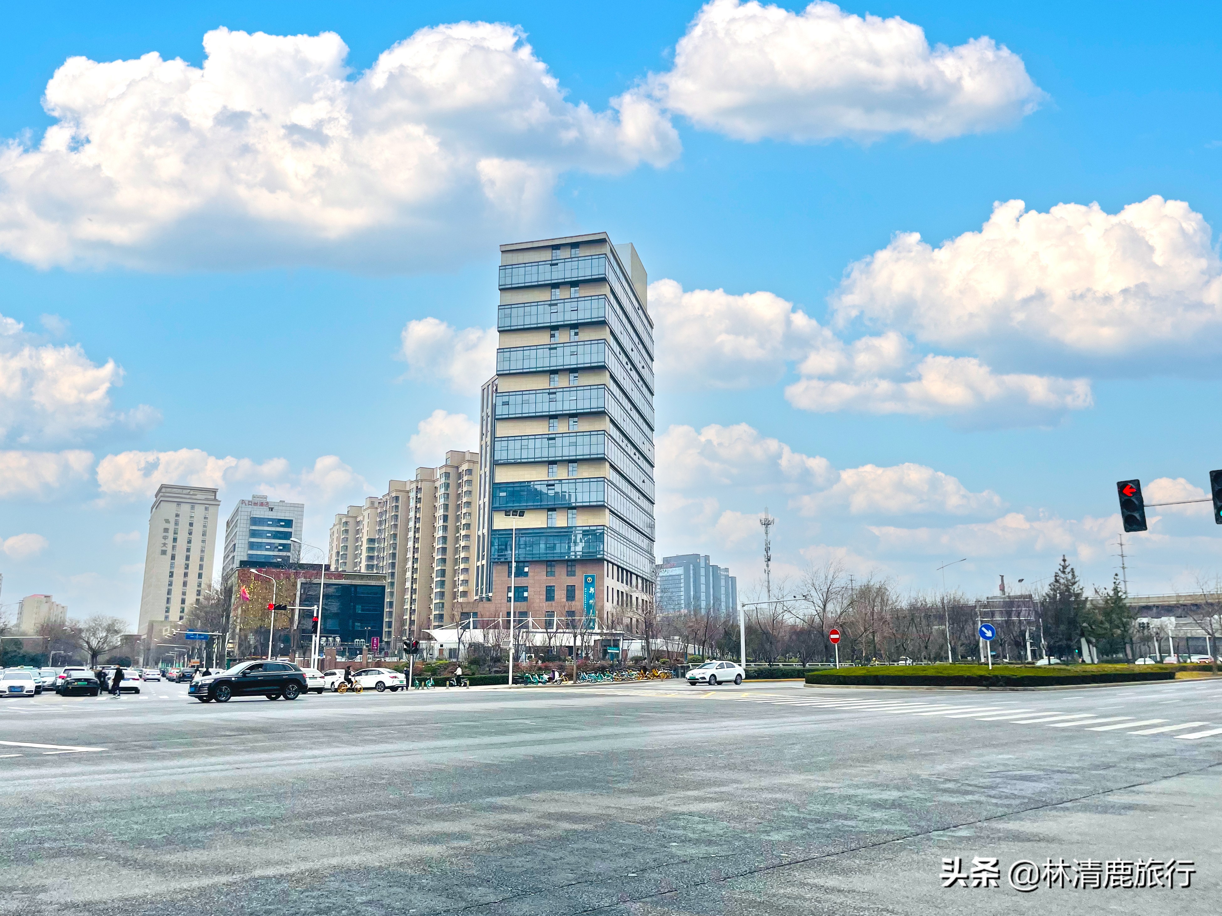 这座宜居二线城市，医疗好气候佳，可看大海可赏花，适合养老旅居