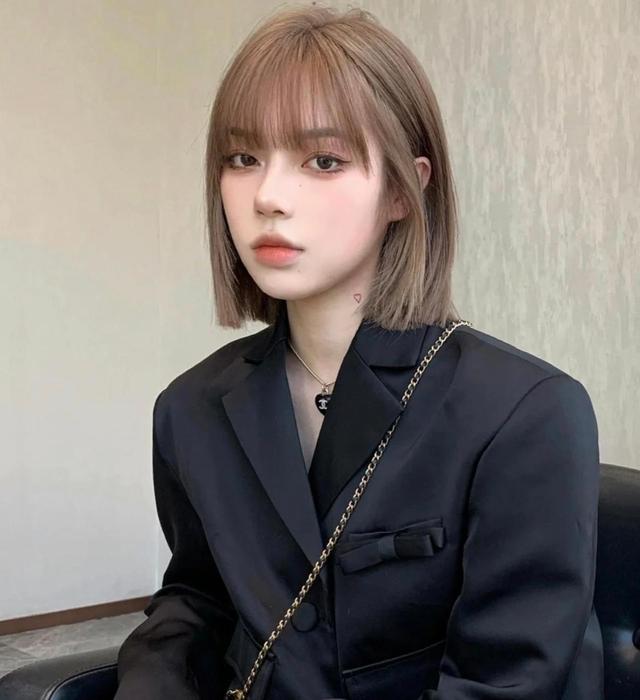 蛋卷头短发适合什么发型,2020圆脸蛋卷头发型中短发