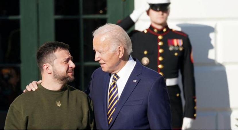 圣诞节到了圣诞人送礼物,圣诞节到了给别人送的礼盒