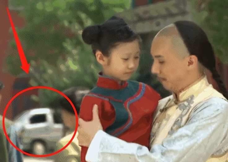 影视剧中那些笑不活的穿帮镜头,笑到肚子疼穿帮图片