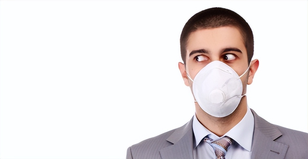 戴上口罩觉得自己口臭怎么回事,口罩戴久了有臭味是口臭味吗