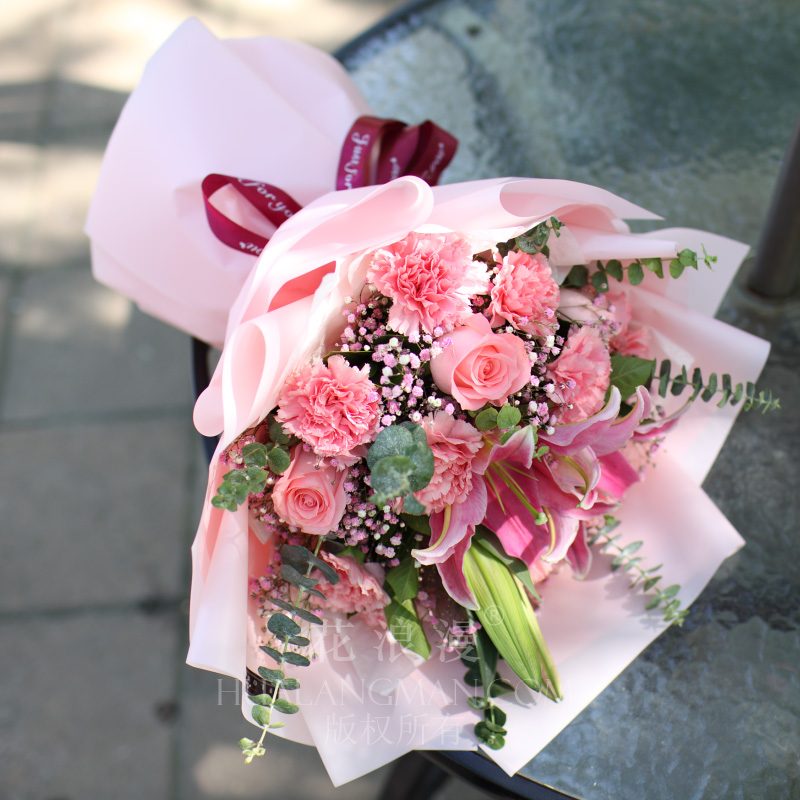 母亲节应该送什么颜色的玫瑰花好,送母亲节鲜花送什么花比较好