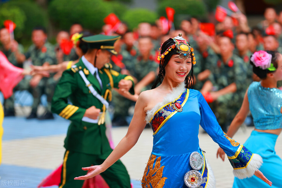 不要好奇别人的生活跟你没关系,不要好奇外面的世界