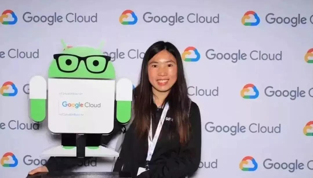 20岁小伙在工厂流水线,小伙工厂上班一天站11个钟