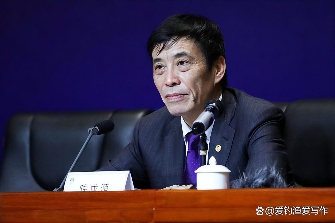 李铁事件掀起足坛风暴，足坛高层相继落网