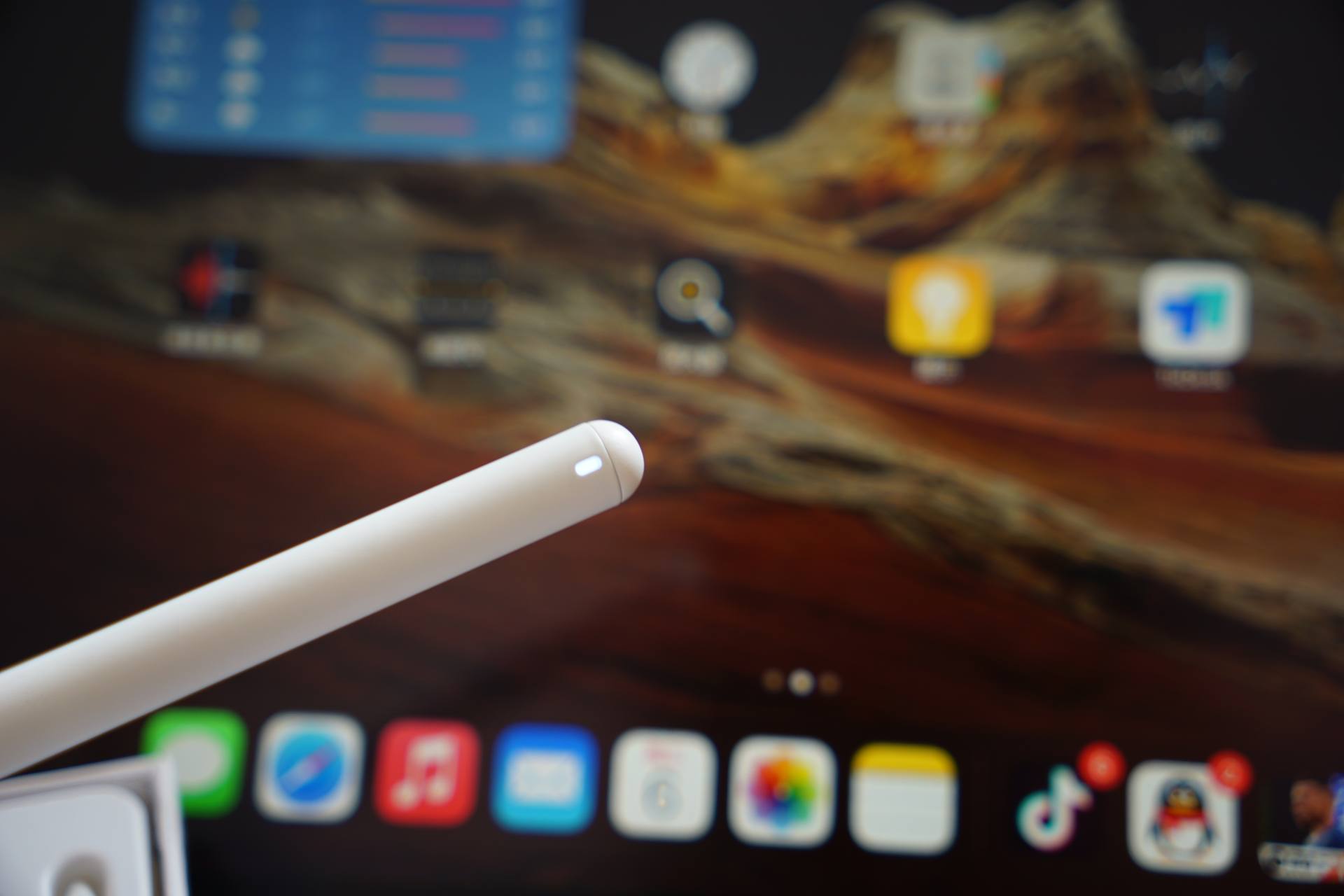 南卡电容笔和苹果pencil,南卡pencil磁吸和充电仓哪个好