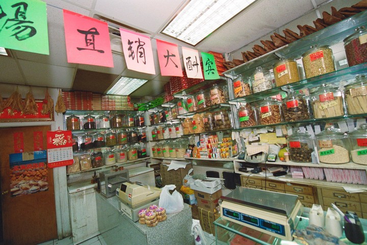 辣妹最爱的亚历山大王变了！时尚的尽头是快手？