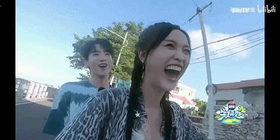 明星烤瓷牙发黑,明星烤瓷牙牙齿磨小后照片