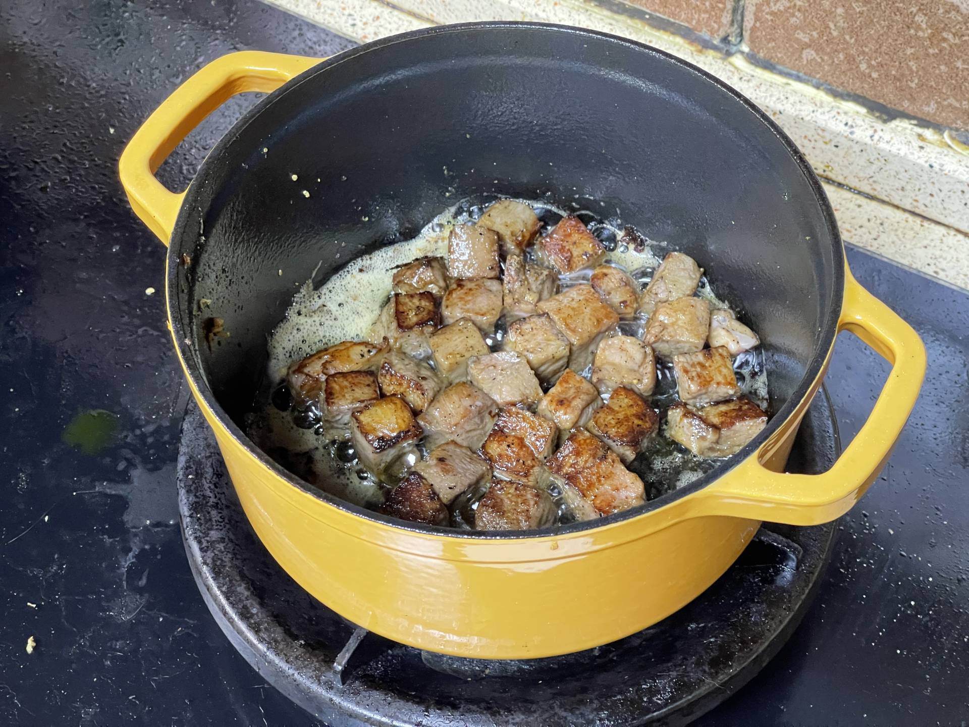 如何挑选一款好的珐琅锅,如何挑选一款性价比高的珐琅锅