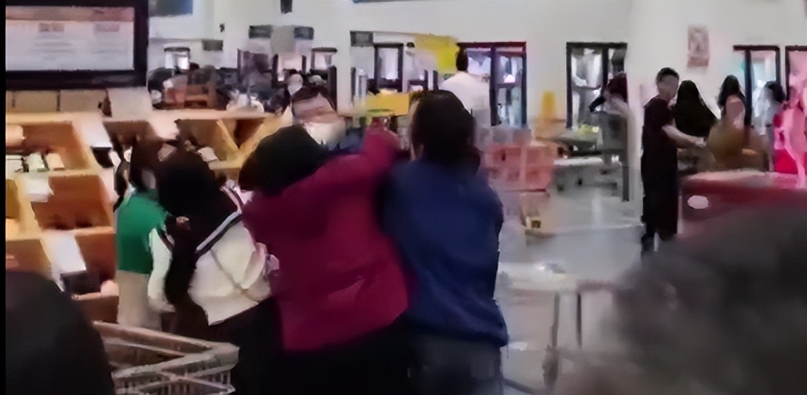 山姆顾客打架,山姆店员打架